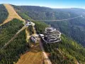 Widok na Sky Walk i najdłuższy most wiszący w Czechach. Cena za wejście jest przystępna.