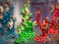 Figurki tancerek flamenco w kropki, idealne, by pokazać, co przywieźć z Hiszpanii.