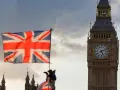 Flaga Wielkiej Brytanii na tle Big Ben. Poznaj ciekawe fakty o Wielkiej Brytanii i jej symbolach.