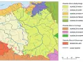 Mapa przedstawia zlewiska rzek w Polsce. Główną rzeką jest Wisła, której dorzecze zajmuje znaczną część kraju.