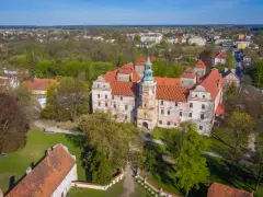Zamek w Niemodlinie zdjęcia – odkryj piękno tej historycznej rezydencji