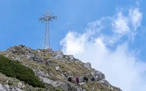 Kasprowy Wierch czy Giewont – który szczyt wybrać na wędrówkę?