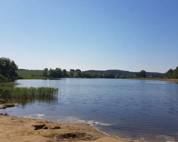 Jezioro Rokickie: Cudowne miejsce na relaks i wędkarstwo w naturze