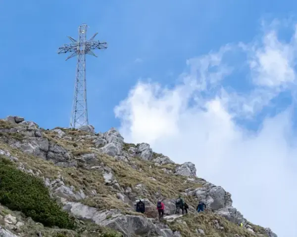 Kasprowy Wierch czy Giewont – który szczyt wybrać na wędrówkę?
