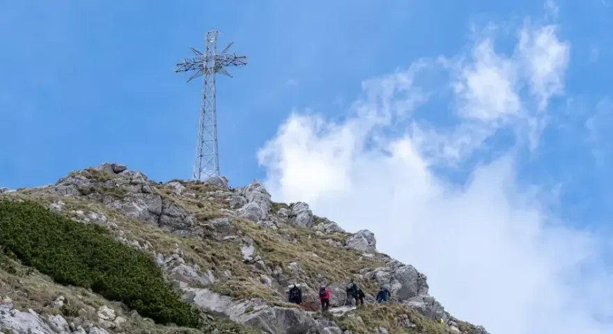 Kasprowy Wierch czy Giewont – który szczyt wybrać na wędrówkę?
